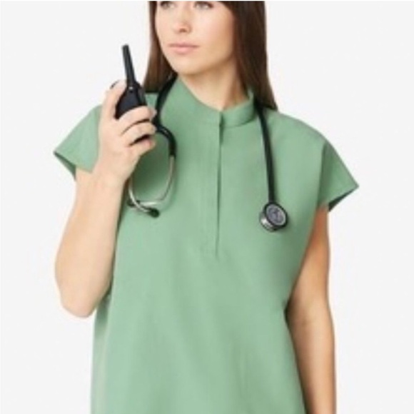 Figs Rafaela Oversized Scrub Top - Picture 2 of 9